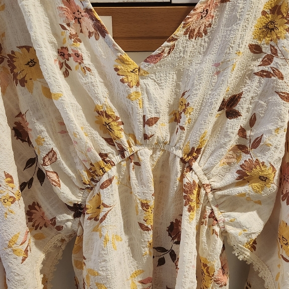 NWT- Nordstrom Bloomfield Large Ivory multi floral shirt . $16 - Picture 15 of 16